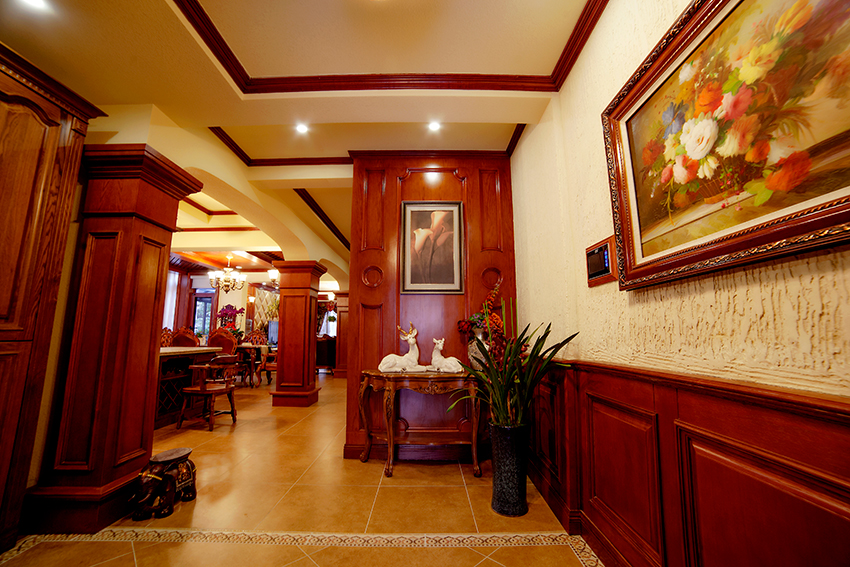 一層門廳.jpg 一層門廳.jpg