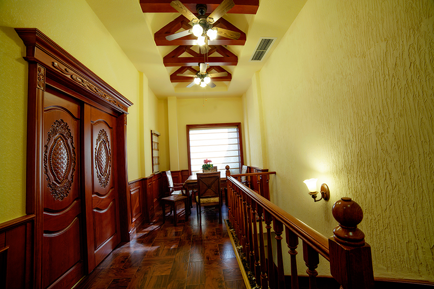 三層過(guò)道.jpg 三層過(guò)道.jpg