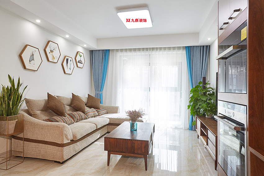 TC7B3662.jpg TC7B3662.jpg