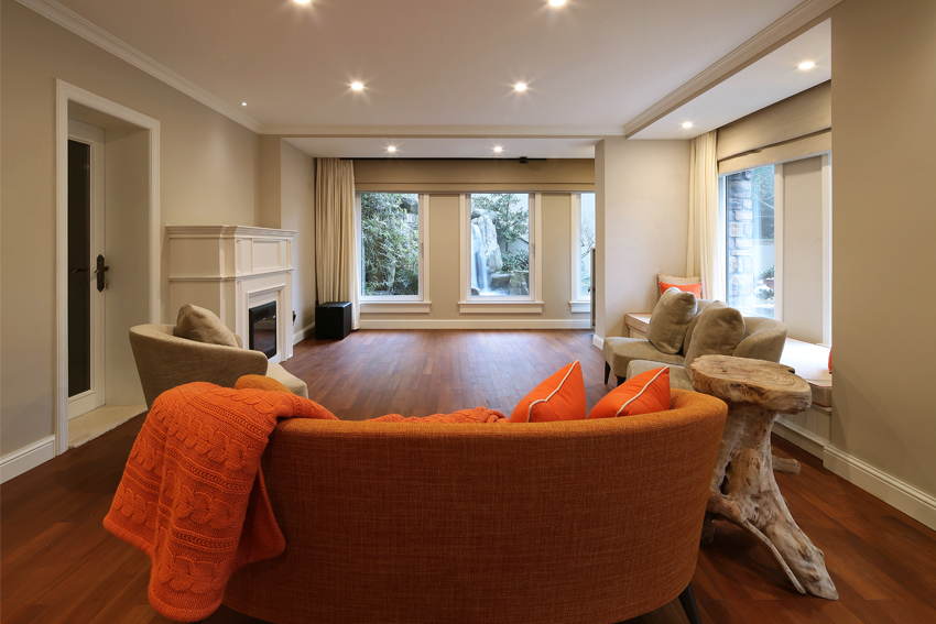 休息室.jpg 休息室.jpg