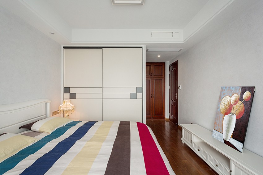 主臥裝修效果圖.jpg 主臥裝修效果圖.jpg