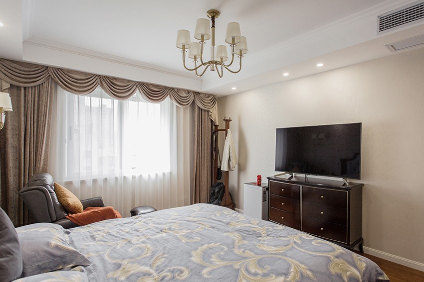 臥室裝修實景圖.jpg