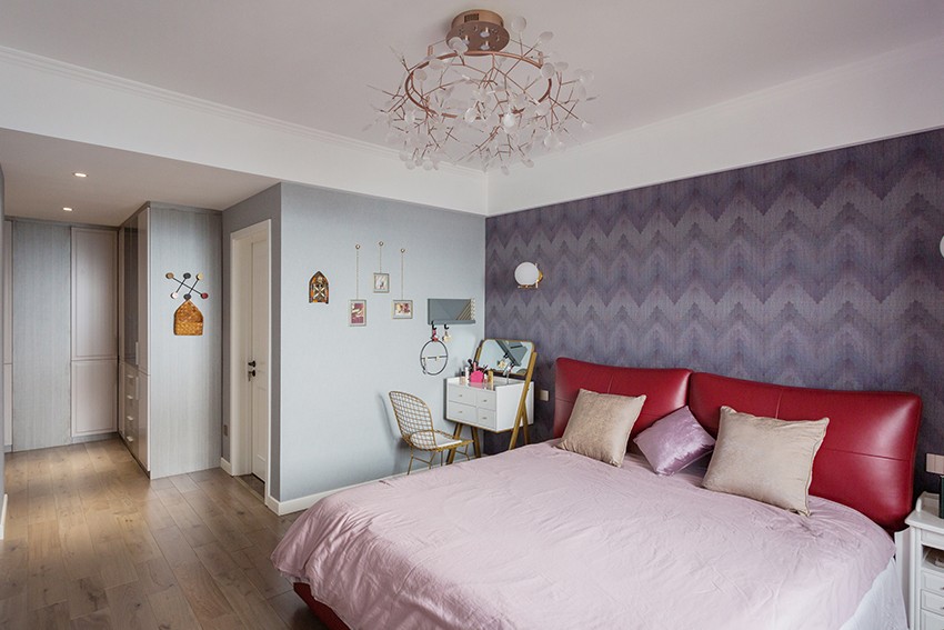 主臥裝修實(shí)景圖.jpg 主臥裝修實(shí)景圖.jpg