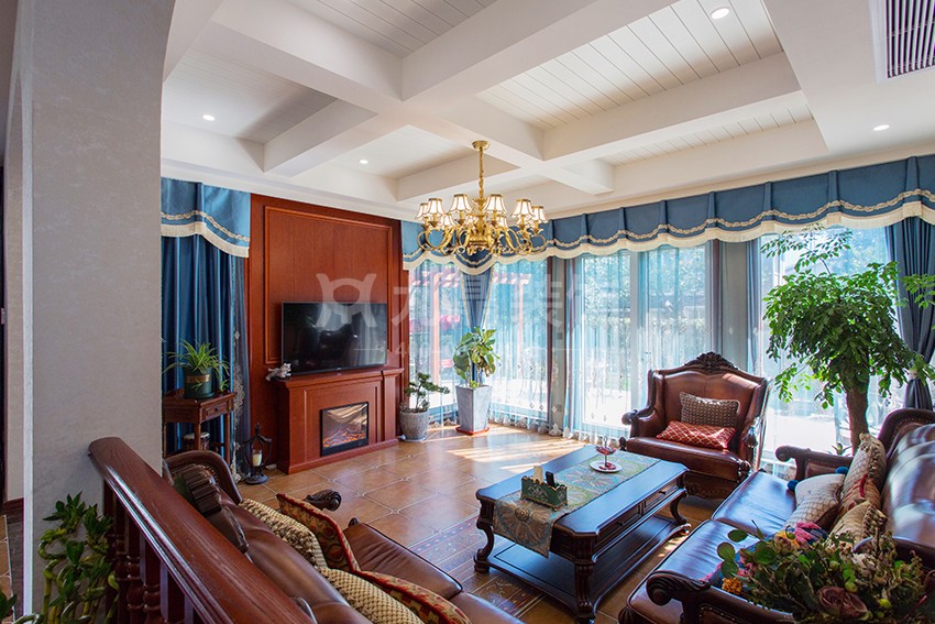 別墅客廳裝修效果圖.jpg