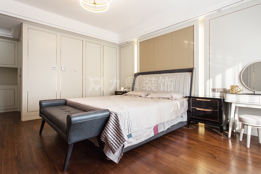 主臥裝修實景圖