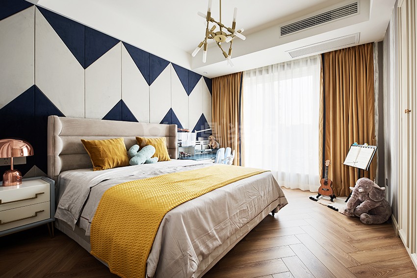 臥室裝修實(shí)景圖