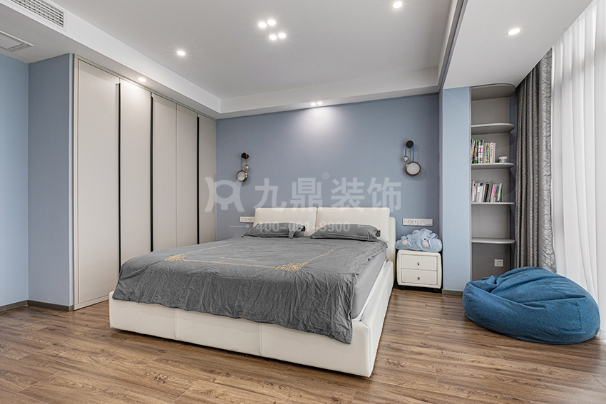 別墅主臥裝修實(shí)景圖