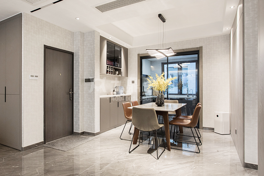 裝修是自己裝修還是找裝修公司好？